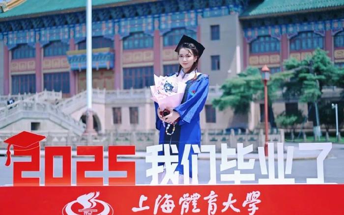 奥运名将多面人生:甜蜜新婚 从商当院长身份不设限