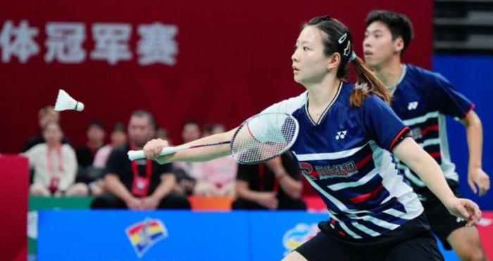 奥运名将多面人生:甜蜜新婚 从商当院长身份不设限