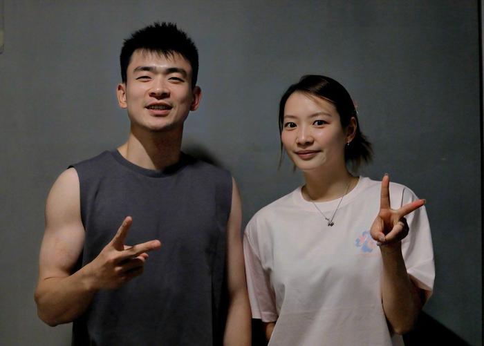 奥运名将多面人生:甜蜜新婚 从商当院长身份不设限