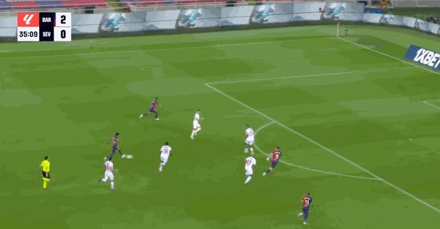 1729460665949021023.gif 华体会hth体育-【西甲】巴萨5比1塞维利亚,莱万梅开二度,加维复出