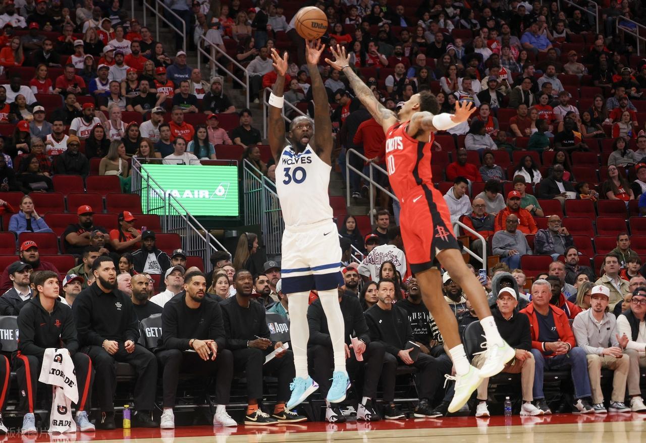 华体会官网下载-彻底抡冒烟！杜兰特狂砍39+4+7！硬刚戈贝尔，申京25+14六犯毕业