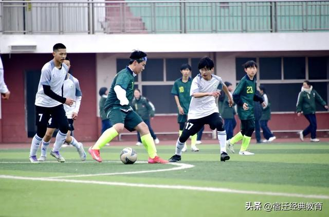 华体会官网下载-绿茵为媒，友谊搭桥——记钟吾初中校际足球交流赛|校园足球|队员|足球小将|三棵树|经开区_新浪体育_新浪新闻