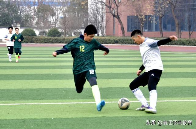 华体会官网下载-绿茵为媒，友谊搭桥——记钟吾初中校际足球交流赛|校园足球|队员|足球小将|三棵树|经开区_新浪体育_新浪新闻