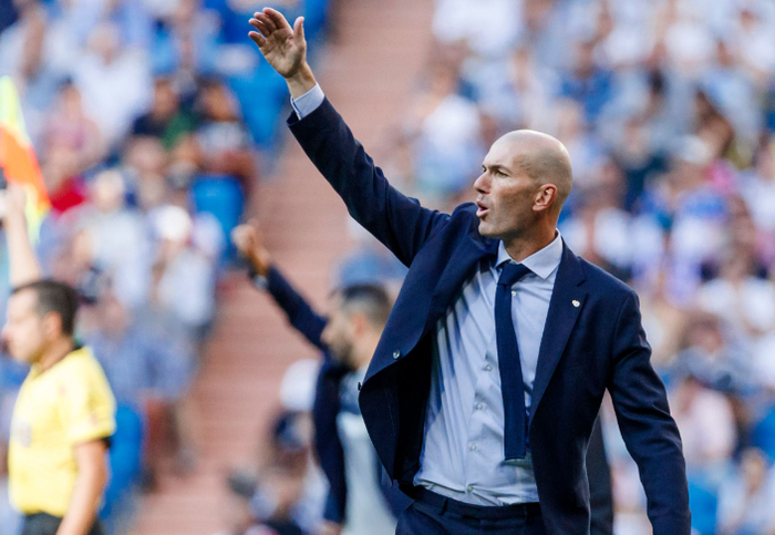 恭喜皇马！齐达内考虑复出，采访透露秘诀，姆巴佩偷着乐|齐内丁·齐达内|基利安·姆巴佩|皇家马德里|哈维-阿隆索|C罗_新浪体育_新浪新闻