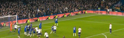 1642971292939079464.gif 华体会官网-【英超】齐耶赫世界波芒特助攻弟媳 切尔西2比0热刺